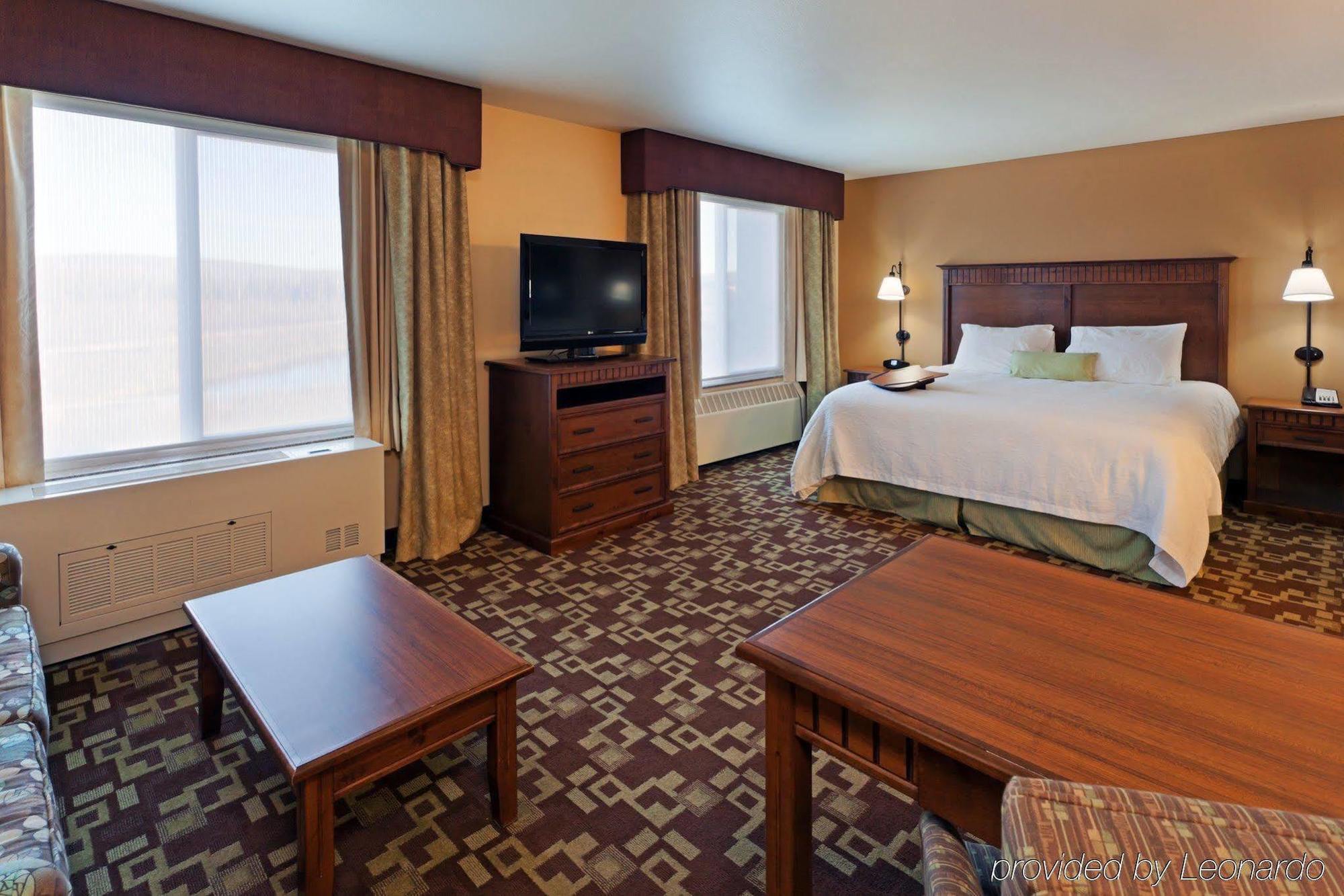 Hampton Inn & Suites Fairbanks Room photo